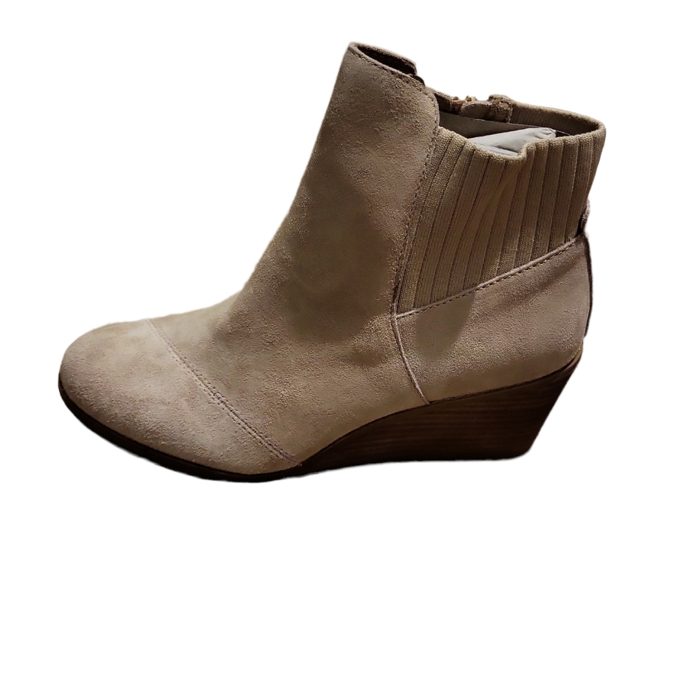 NWT Toms Sadie Suede Wedge Boots
